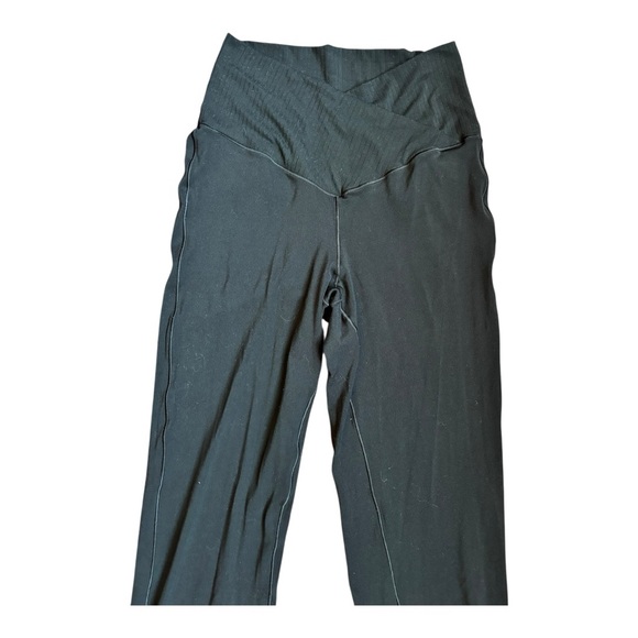 OFFLINE By Aerie Real Me High Waisted Crossover Rib Super Flare Legging Size S - Picture 4 of 8